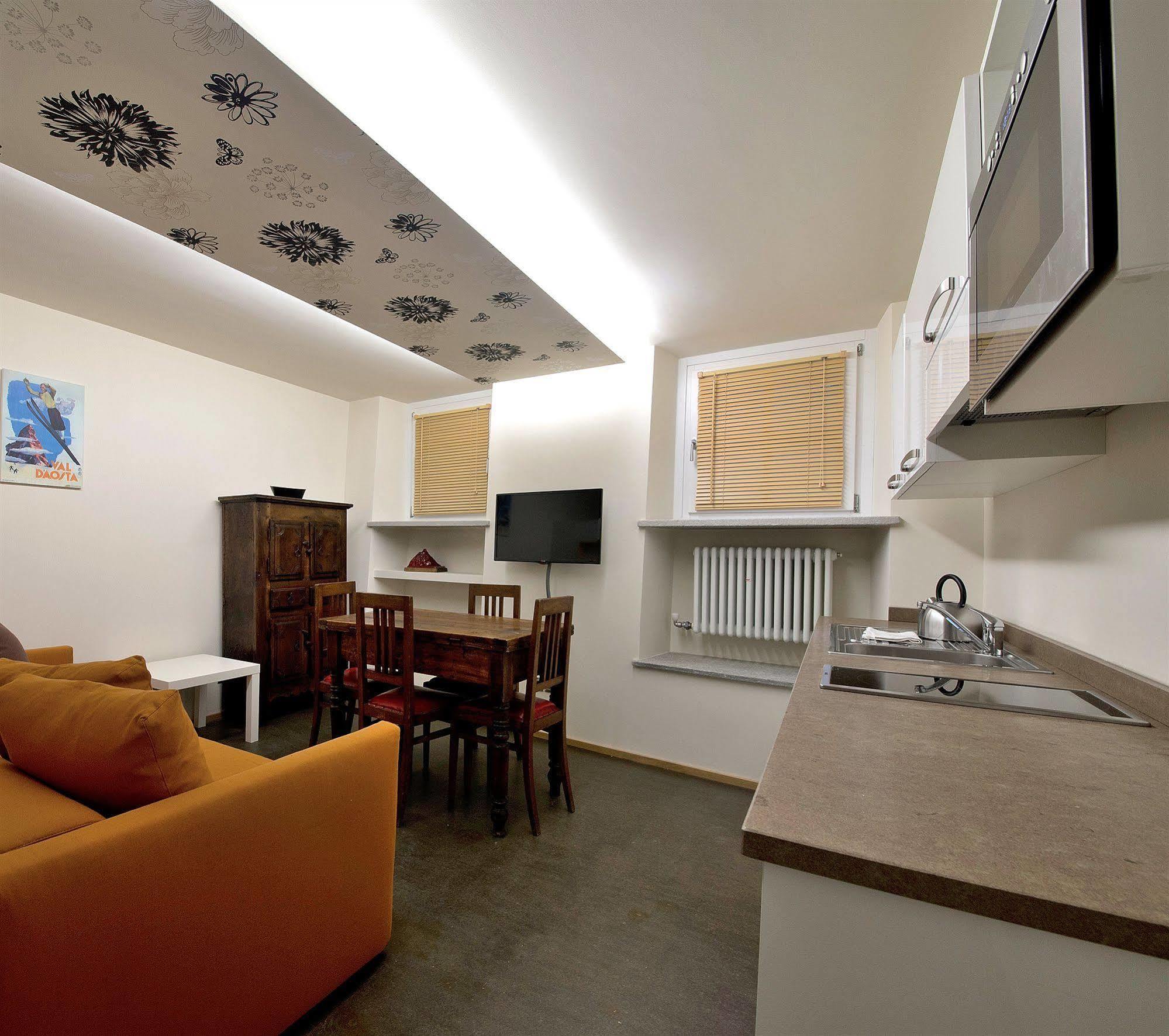 Apartements Coeur De Ville Aosta Eksteriør bilde